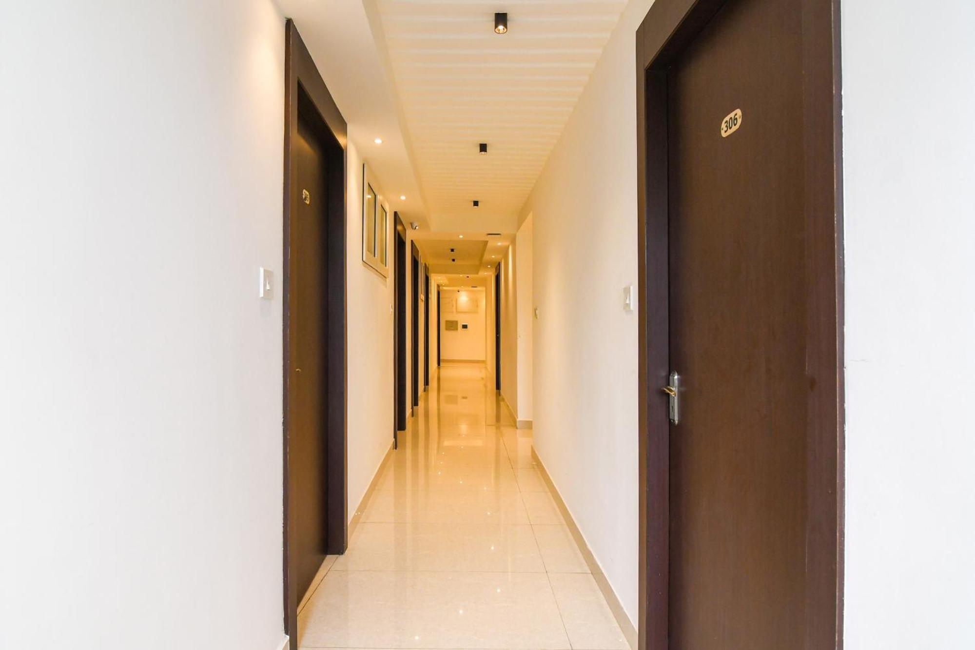 Super Hotel O Eminent Hotel コルカタ エクステリア 写真